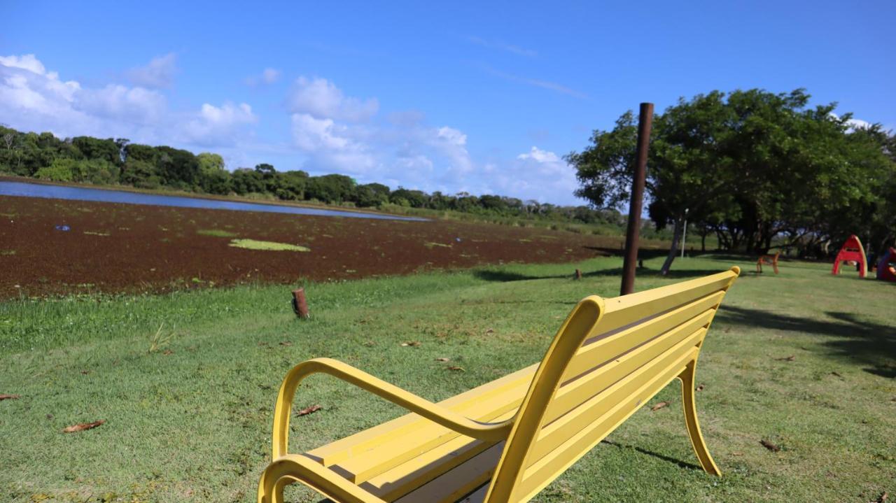 Apartamento Espetacular Na Melhor Praia Da Bahia, Guarajuba E Uma Das Unicas Praias Com Selo Azul Do Brasil -Luxo, Lazer, Diversao E Tranquilidade! Projetado Para Que Voce Tenha A Melhor Experiencia Em Hospedagem - Condominio Tipo Resort, O Mais Proc Камасарі Екстер'єр фото